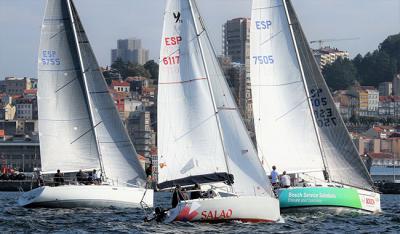 "Starfighter" del Real Club Náutico de Vigo, primer líder del Trofeo Villa de Bouzas Gadis